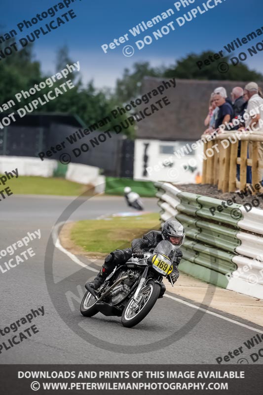 Vintage motorcycle club;eventdigitalimages;mallory park;mallory park trackday photographs;no limits trackdays;peter wileman photography;trackday digital images;trackday photos;vmcc festival 1000 bikes photographs